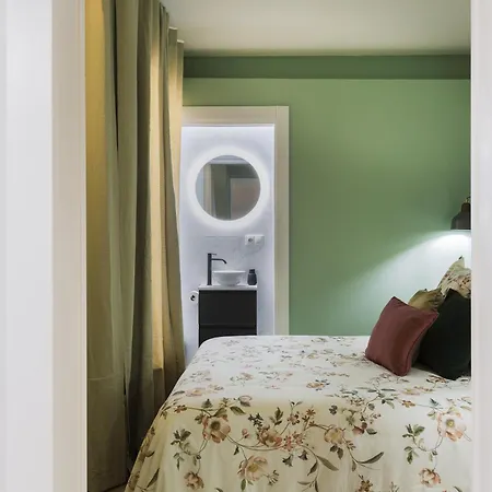 Quiet In The Center Apartment